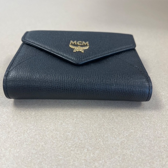 MCM Black Leather Compact Wallet - Preowned - Picture 7 of 14